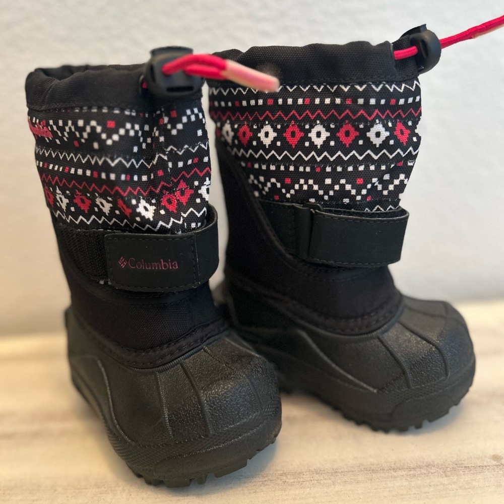 Columbia toddler snow boots size 4